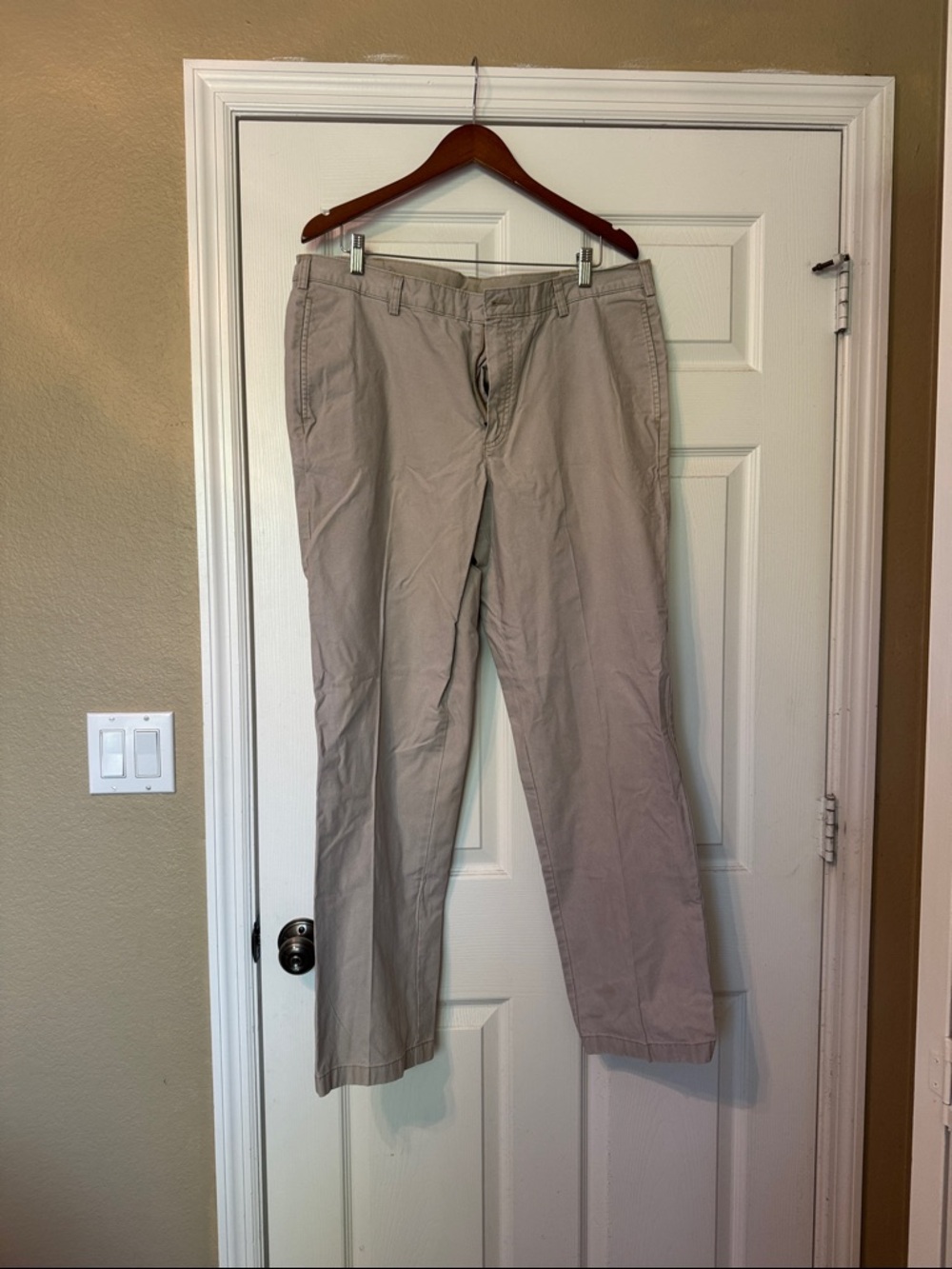 LL Bean Classic Men's Beige Chino Pants - Comfortable Everyday Wear. Size 38 x32